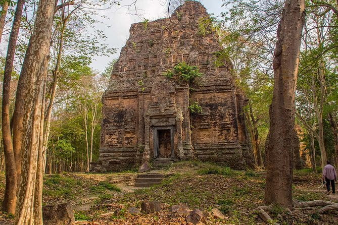 1-Day Angkor Wat Cycling Tour: Scenic Bike Adventure in Siem Reap - Your guide: why Hok’s style matters on a private route