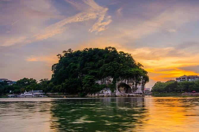1-Day tour of Guilin-LiRiver cruise-Yangshuo Xianggong hill - From Boat to Yangshuo: West Street in the Early Afternoon