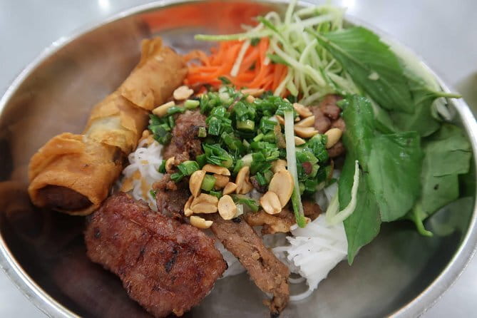 3 Days Cycling Mekong Delta - Day 3 at Cai Rang: the floating market at first light