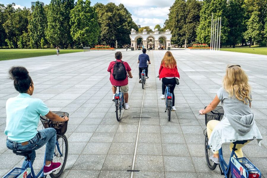 3-Hour Guided Cycling Tour of Warsaw - Getting Started at Eat Polska (and why the meeting point matters)