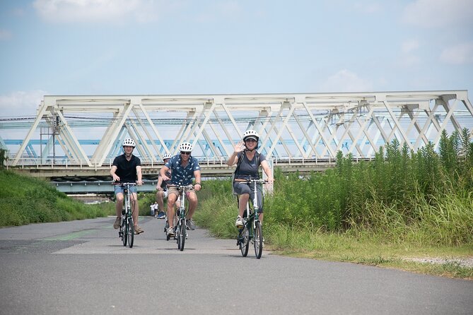 3-Hour Tokyo Private E-Bike Tour Starting from Your Hotel - 3 Hours, Many Neighborhoods: How the Route Keeps You Moving