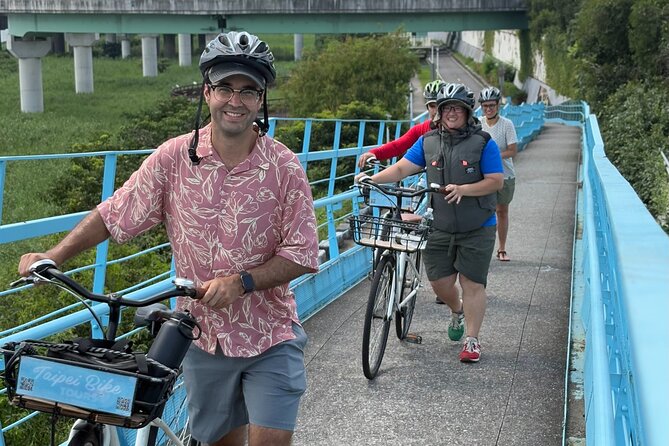 4 Hour Afternoon Cycling City Tour North with Snack - Bao An Temple: the 1825 story and the contrast with Confucius Temple
