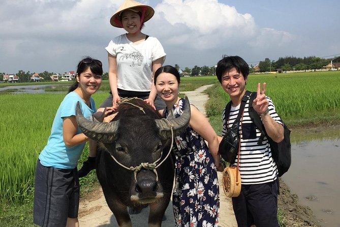 5-Hour Discovery Countryside by Cycling, Buffalo and Basket Boat - Meeting Farmers and Trying Simple Field Work