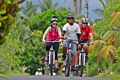 Bali Cycling and Uluwatu Tour Packages - Lunch in Ubud, then Padang Padang Beach’s 1-hour reality check