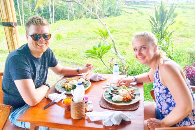 Bali Downhill Natural Cycling Tour & visit Volcano - The culture part: temples, a traditional home, and everyday routines