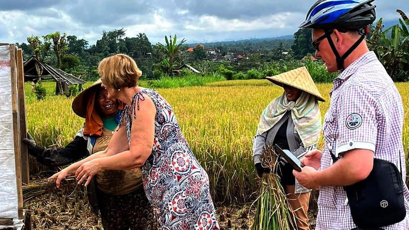 Bali: Sidemen Valley Cycling Tour with Gembleng Waterfall - Sacred Temple Area: More Than a Photo Stop