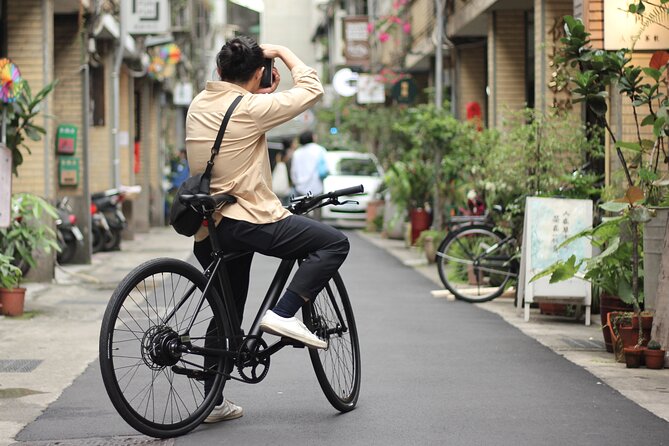 Best E-bike Cycling Tour in Taipei - Includes Local Food & Drinks - Key highlights you’ll feel right away