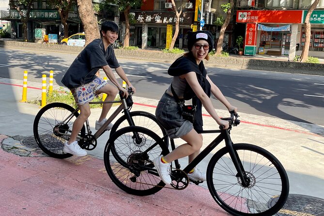 Best E-bike Cycling Tour in Taipei - Includes Local Food & Drinks - Stop 3: Songshan Ciyou Temple and a brief lesson in Taipei spirituality