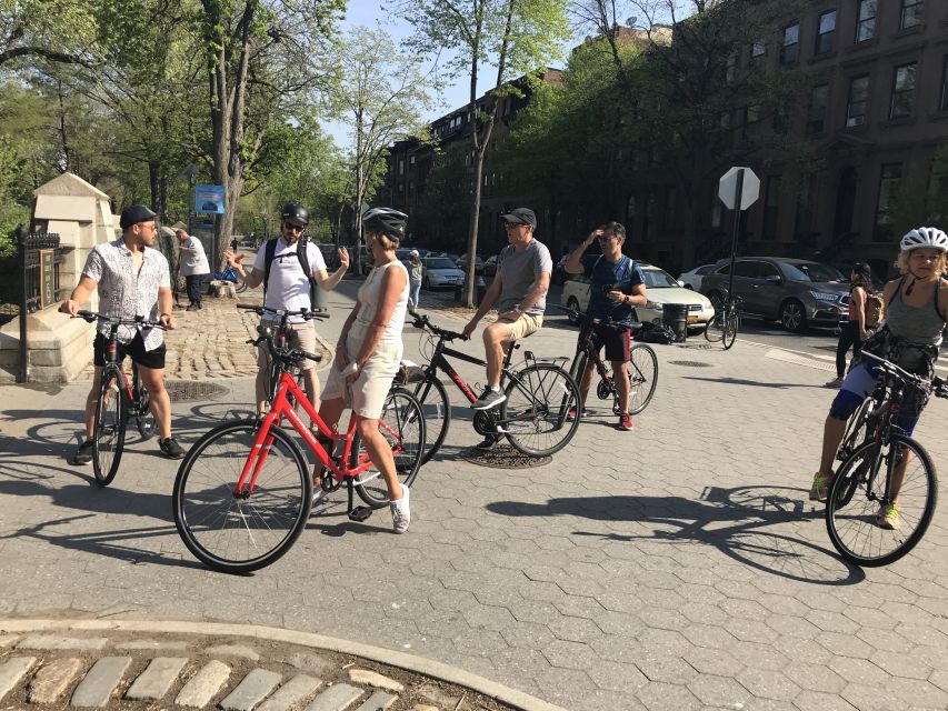 Brooklyn: Half-Day Cycling Tour - Greenpoint, Bushwick, and Fort Greene’s Martyred Prisoners’ Monument