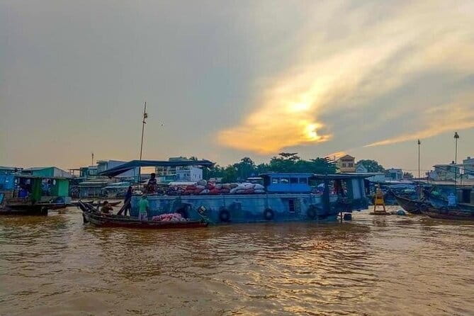 Cai Rang Floating Market Tour & Rural Cycling - Getting to the meeting point and keeping the day calm