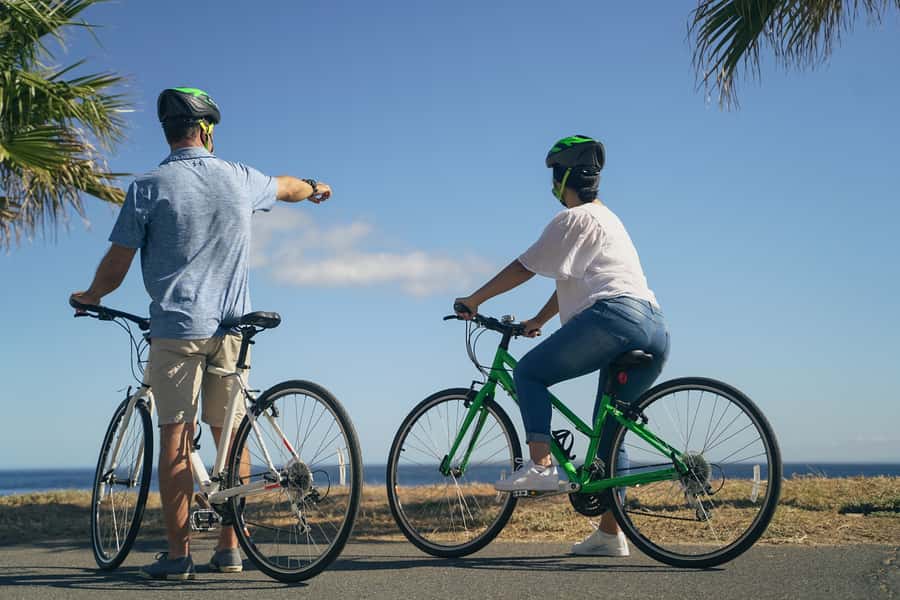 Cape Town Guided City Cycling Heritage Tour - Private Tour - Sea Point Promenade: ocean air, a relaxed start, and distant Robben Island