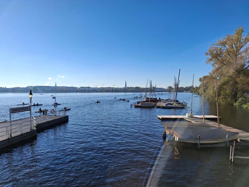 Celebs, Waterfronts and Nature Cycle Tour - Dammtor to Pöseldorf-Rotherbaum: consulates, parks, and a smooth warm-up