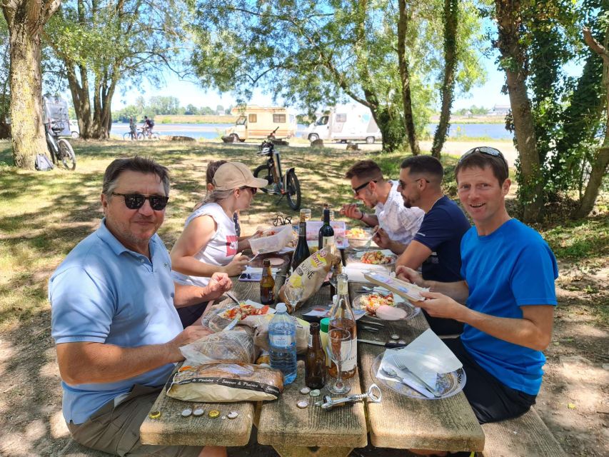 Chateaux de la Loire cycling ! - Vineyards and Wine Lessons on Cheverny AOC