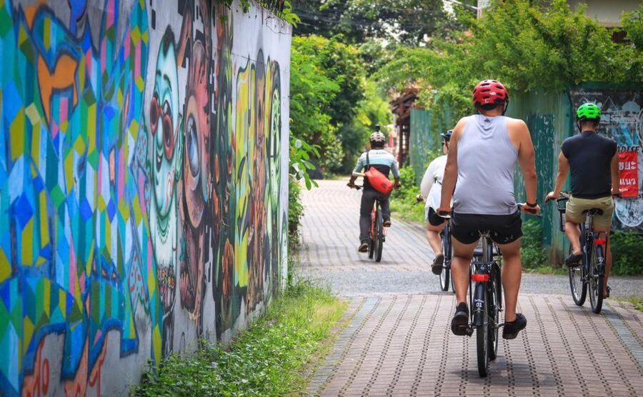 Chiang Mai: Half-Day Old Town Cycling Tour - Off-the-Beaten-Track Temples: Quiet Corners With Real Atmosphere