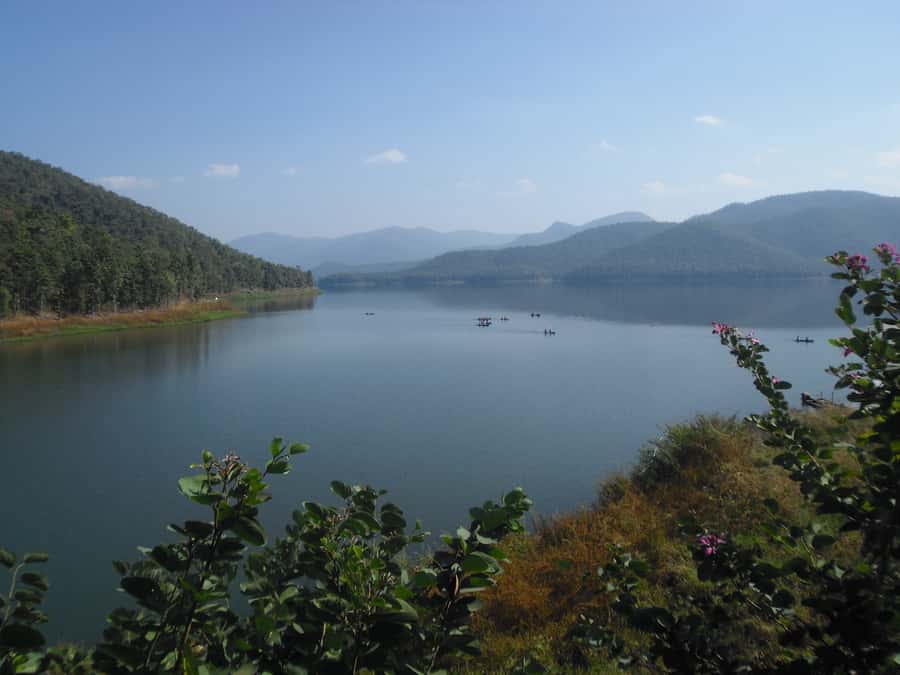 Chiang Mai: Sticky waterfall, lake kayak and cycling tour - Buatong Sticky Waterfalls: fun climbing without the need for a rope course