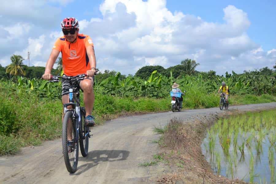 Chiang Mai: Sticky waterfall, lake kayak and cycling tour - What you actually learn from the guide