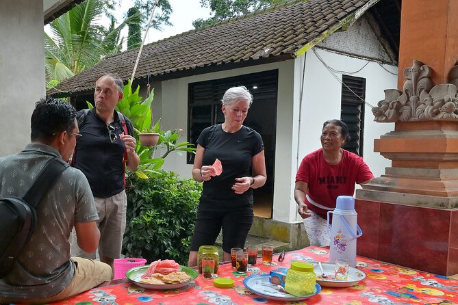 Cycling and Cooking Class in Ubud - Bikes, helmets, and a safety car: comfortable logistics for a countryside ride