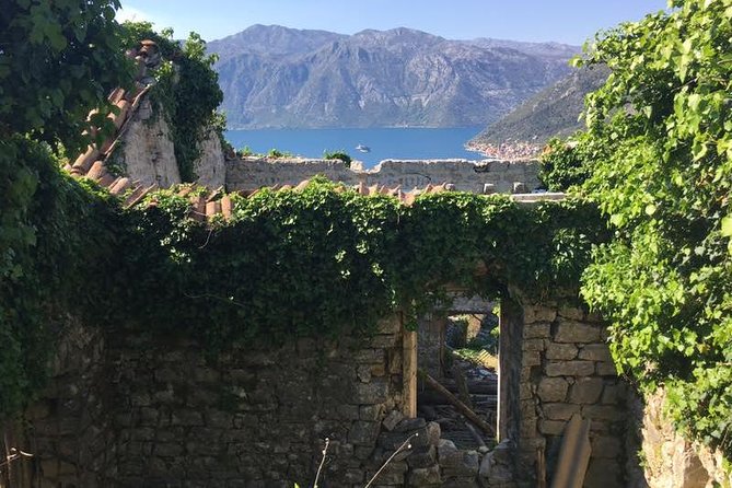 Cycling and hiking short tour through the bay of Kotor - The abandoned 14th-century village hike and the Perast viewpoint