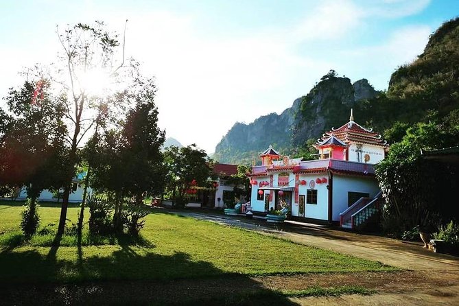 Cycling in rural Kanchanaburi area - Choosing your comfort level: how skill options can help