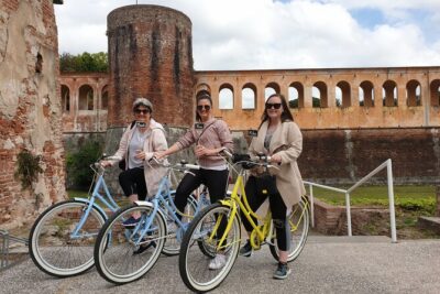 Cycling Pisa highlights & hidden treasures - half day tour - Meeting at Pisa Centrale and handling bikes without stress