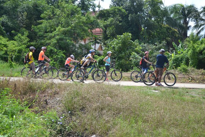 Cycling tour and Buatong waterfall - Lunch, snacks, and the guide factor (Tri / Three)