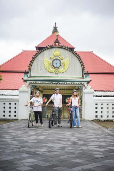 Cycling Tour: Explore The Hidden Gems of Jogja - Meeting the tour: Moana Bike Tour and your blue-jacket captain