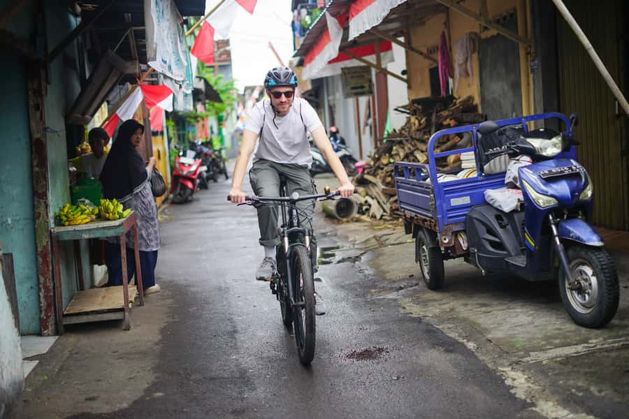 Cycling Tour: Explore The Hidden Gems of Jogja - Temples, old palace areas, and sultanate-linked stops