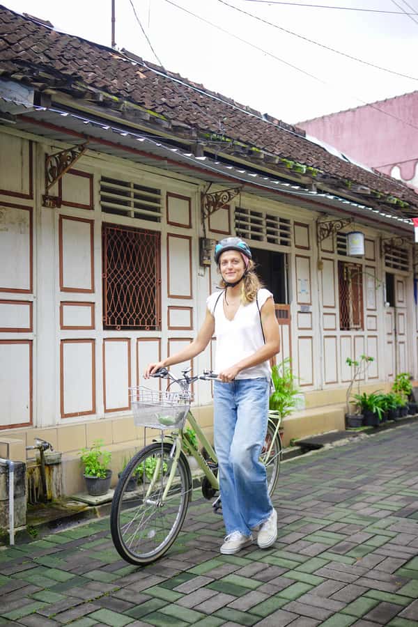 Cycling Tour: Explore The Hidden Gems of Jogja - Local refreshments: the small stops that make it feel worth it