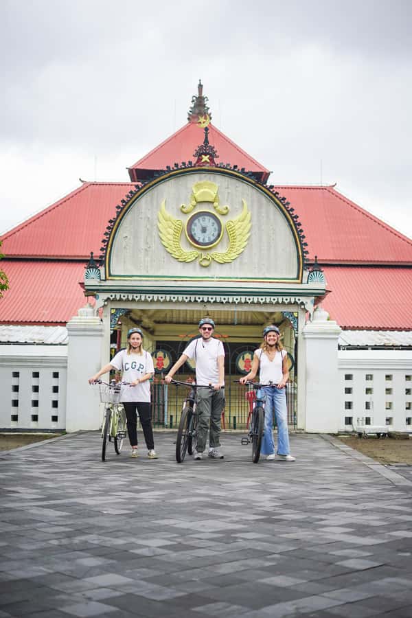 Cycling Tour: Explore The Hidden Gems of Jogja - Meeting the tour: Moana Bike Tour and your blue-jacket captain