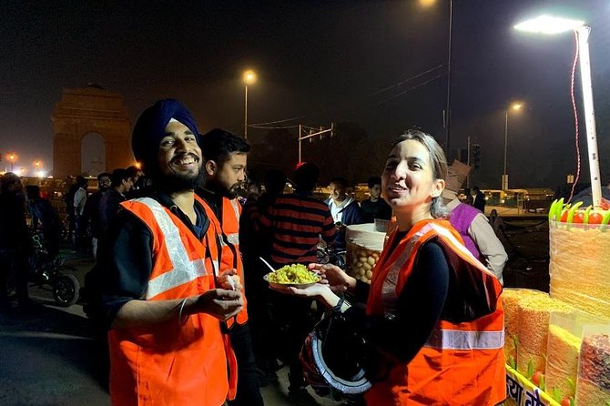 Delhi Starry Night Cycling Tour - Safety and Comfort: Bikes, Helmets, and a Guide Who Keeps Order