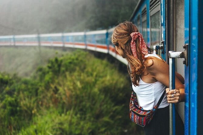 Discover Ella by Bicycle from Ella - Demodara Station and the scenic train-style return