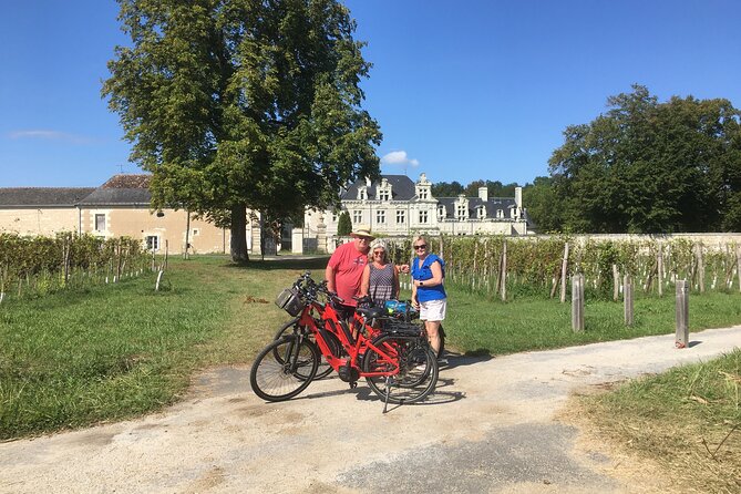 E-bike Cycling and Wine in Saumur France - Meeting in Saumur and getting comfortably rolling