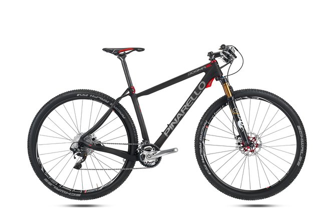 E-bike rental - Road bike - Mountain bike - The fit checklist: pedals and sizing are not tiny details