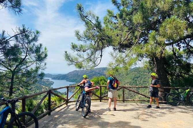 E-Mountain Bike & Wine Tour from Marbella to Sierra Blanca - Meeting at the Puerto Deportivo: your first cue for the day