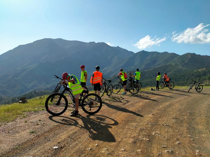 Electric mountain bike in Sierra de las Nieves national park - Difficulty level: sporty, but not technical downhill chaos