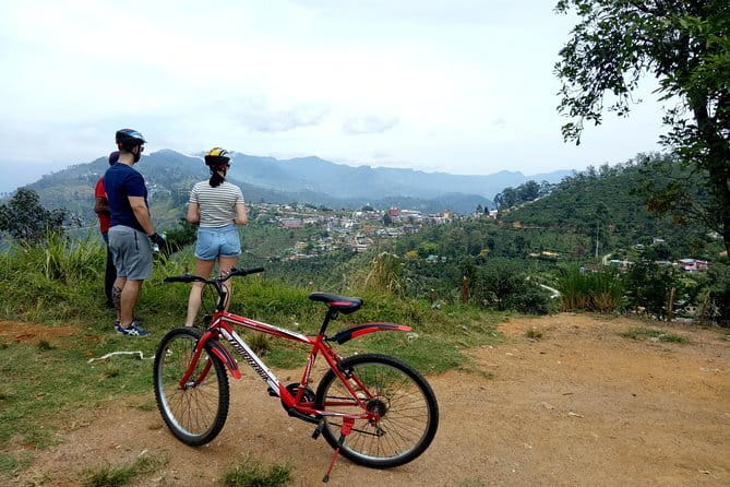 Ella Cycling Tour - The included train ride: a clever leg-rest and a local thrill