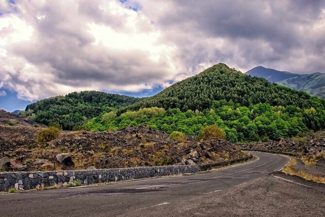Etna Bike Tour - Cycling in Sicily - Above Fiumefreddo and up to Piedimonte Etneo: the first true altitude payoff