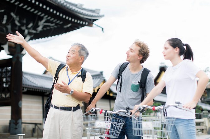 Explore Hidden Alleyway with a Local Expert (Afternoon Tour) - Kyoto Imperial Palace Gardens: Gravel Paths and Seasonal Flower Time