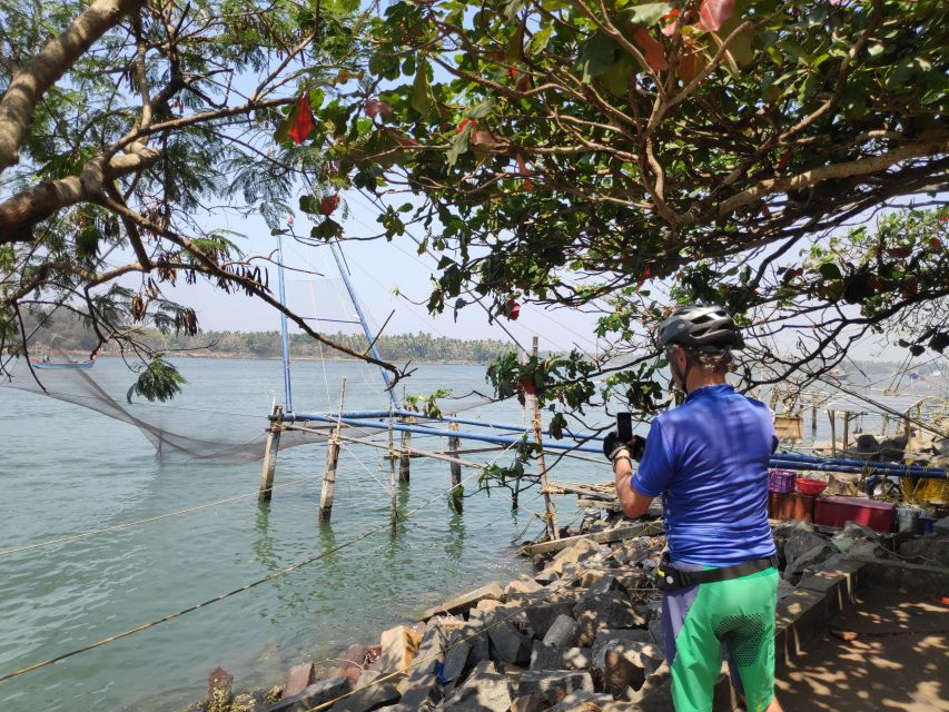 Fort Kochi Heritage Day Cycling Tour - Dhobi Khana public laundry: when the tour turns human