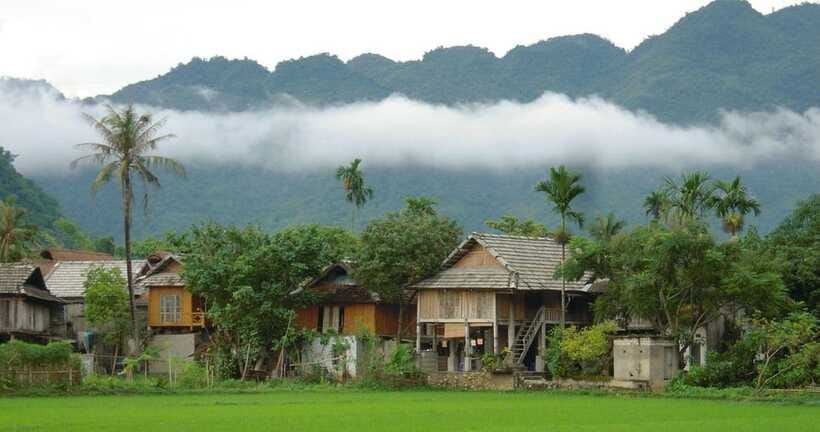 From Hanoi: Mai Chau Valley Day Trip with Cycling - Pom Coong and Na Phon Villages: Culture Stops With a Purpose