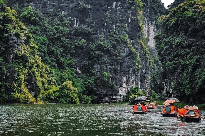 Full Day Ninh Binh to Hoa Lu Tam Coc with Cycling - Lunch in Ninh Binh: fuel for the second half of the day