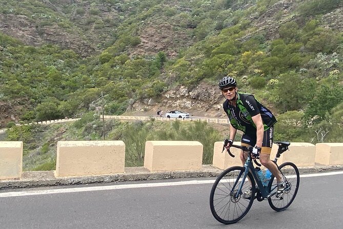 Garachico - Masca road bike loop - Returning to Garachico: turns, bay views, and ocean-side kilometers