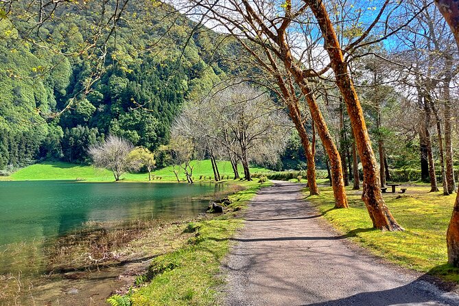 Guided Electric Mountain Bike in Sete Cidades - Stop 4: Miradouro do Cerrado das Freiras—Nuns Haven for wide angles