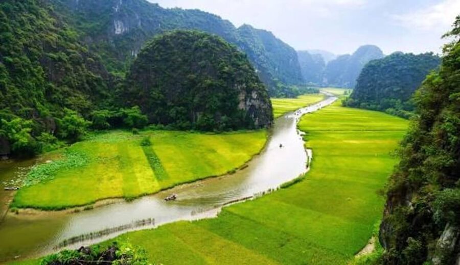 Ha Noi: HOA LU-TAM COC-MUA CAVE ,Buffet Lunch & Cycling - Who should book this Hoa Lu–Tam Coc–Mua tour?