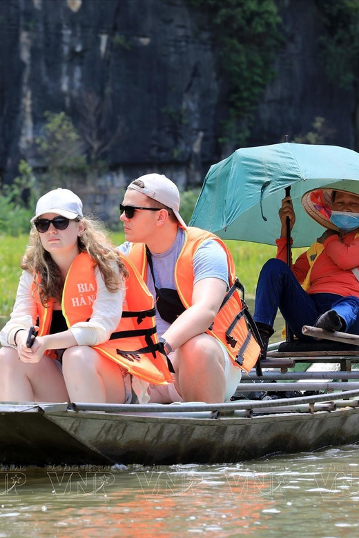 Ha Noi: HOA LU-TAM COC-MUA CAVE ,Buffet Lunch & Cycling - How this Hoa Lu–Tam Coc–Mua day works