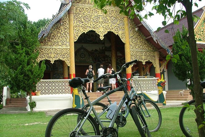 Half-Day Lanna Countryside Cycling Tour in Chiang Mai - Lunch, water, and keeping the day comfortable