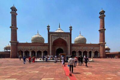 Half-Day Premium Classic Old Delhi Cycling Tour - Unity in Diversity - The ride style: calm organization in narrow Old Delhi lanes