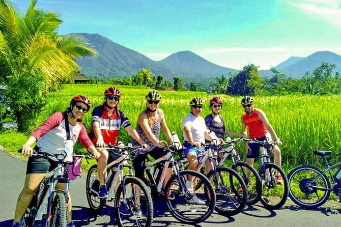 Halo Bike Cycling Tour Downhill - Group size: small enough to feel personal, big enough to be well-run