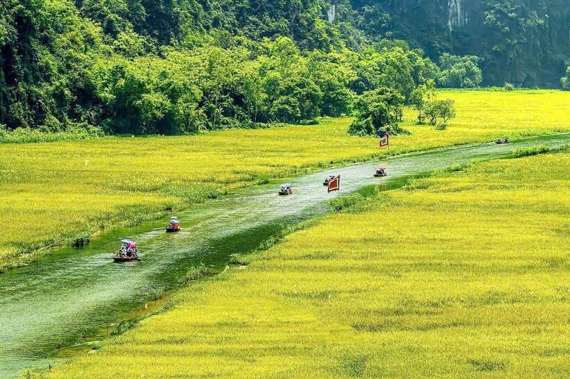 Hanoi: Ninh Binh, Tam Coc, Mua Cave & Hoa Lu with cycling - The big picture: a packed Ninh Binh day from Hanoi
