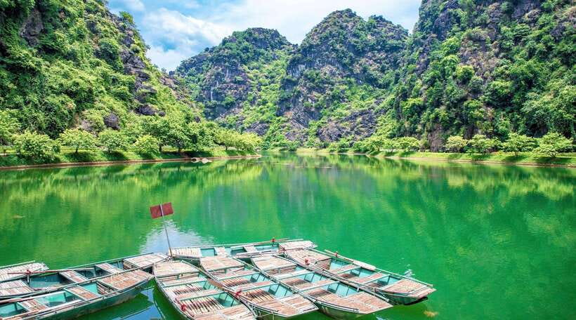Hanoi: Ninh Binh, Tam Coc, Mua Cave & Hoa Lu with cycling - Hoa Lu: ancient capital + cycling time that keeps you active